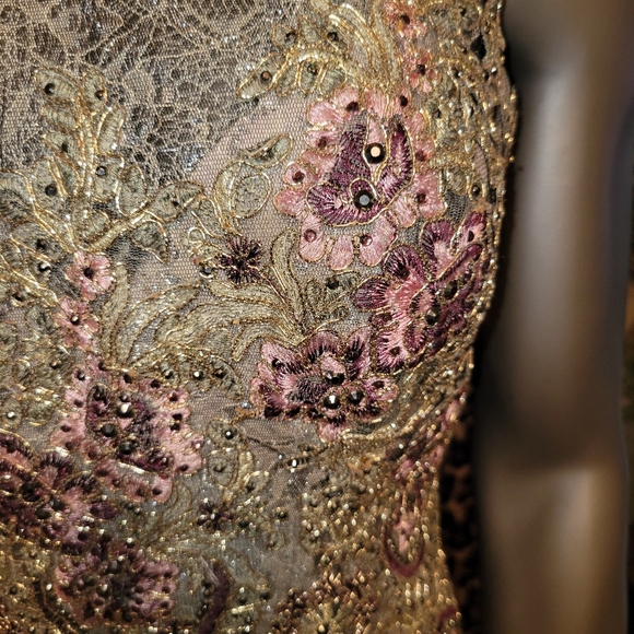 Gown - Picture 9 of 11